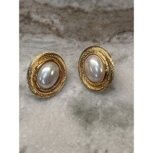 Signed Napier Off White Faux Pearl Oval Gold Tone Metal Clip on Earrings Vintage